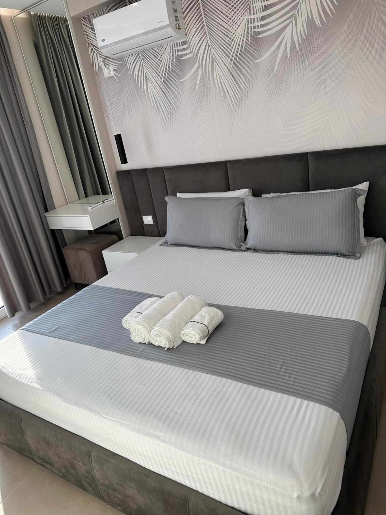 Sea View Apartment Luxury Vlorë Exterior foto